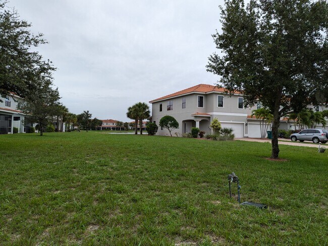 Foto del edificio - 15263 Summit Place Cir