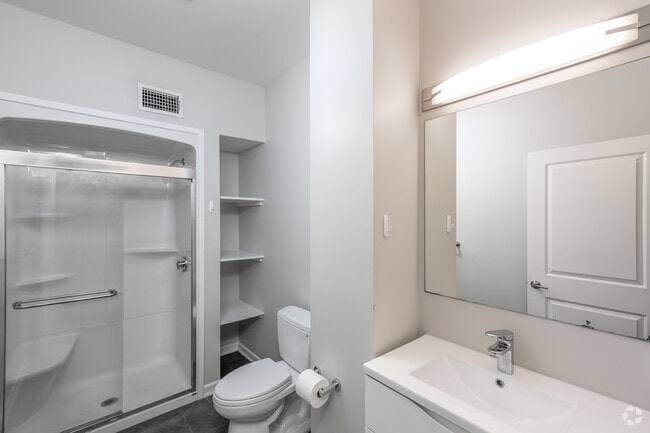 1BR, 1BA - 540SF - Bathroom - The Bradford