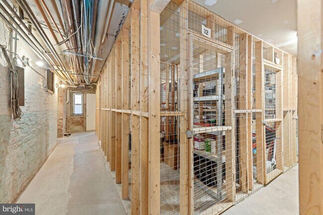 Building Photo - 1423 R St NW