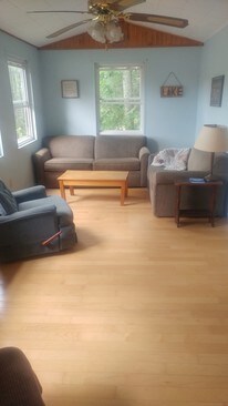 Sala de estar - 97 Poland Rd