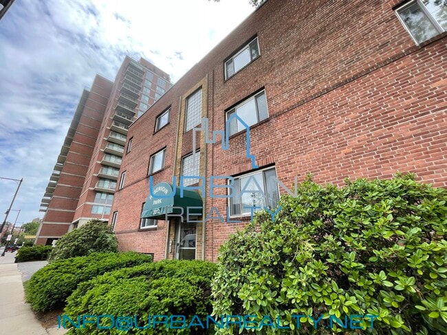 EXTERIOR - 2012 Commonwealth Ave