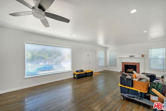 Foto del edificio - 5253 W Slauson Ave