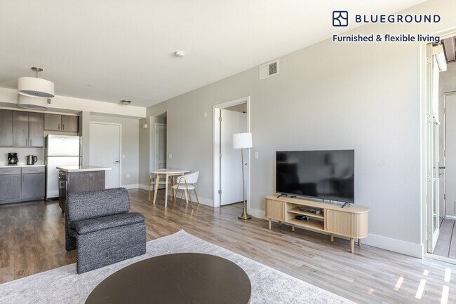 Foto del edificio - 555 San Antonio Rd