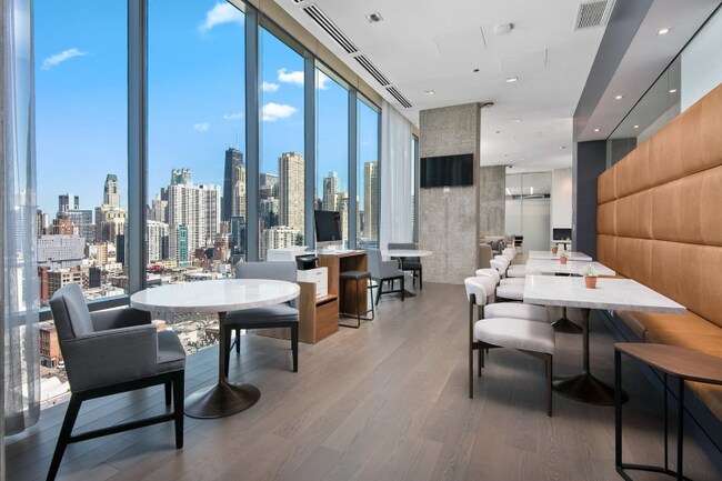 Foto del edificio - 215 W Hubbard St