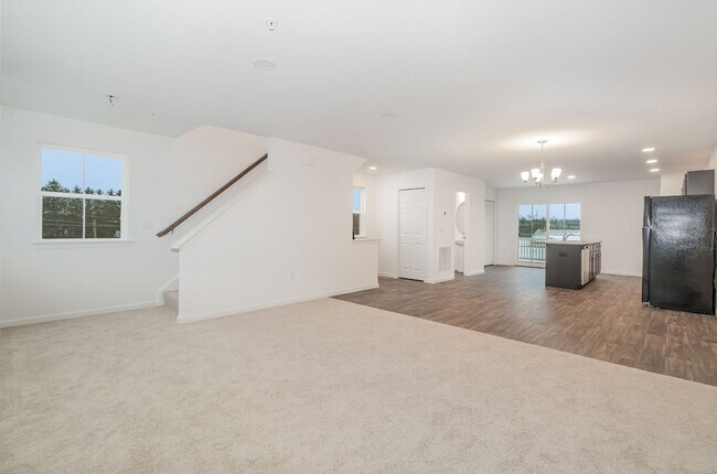 Building Photo - Brand new 3 Bedroom Townhouse