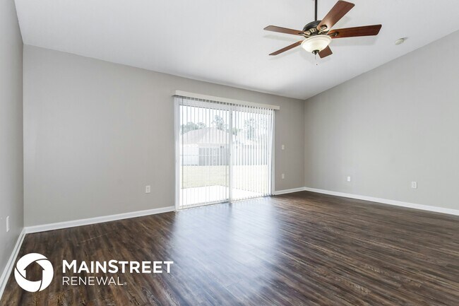 Foto del edificio - 6639 Leslie Oaks Ln