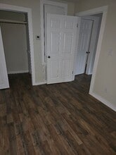 Building Photo - 614 Fairview Ave