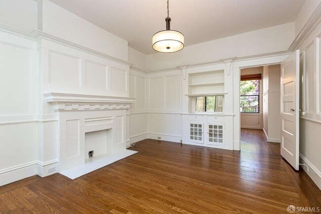 Building Photo - 526 Hugo St
