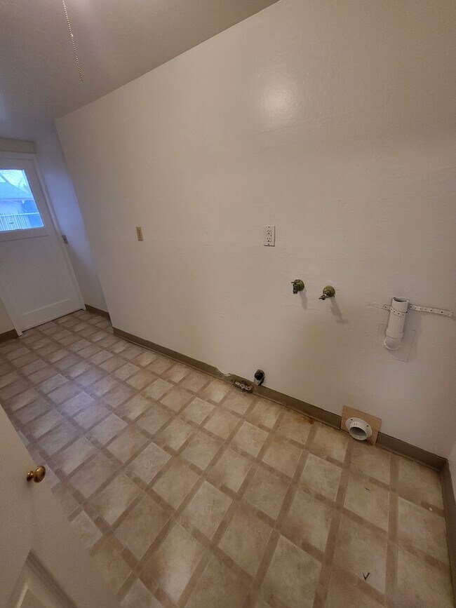 Foto del edificio - 4993 August Dr