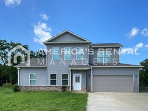 Building Photo - 689 Andrew Dr
