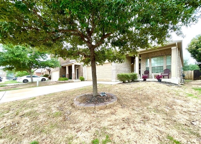 Building Photo - *COMING SOON* Modern Home with Fenced Backyard, Community Pool & Playground!