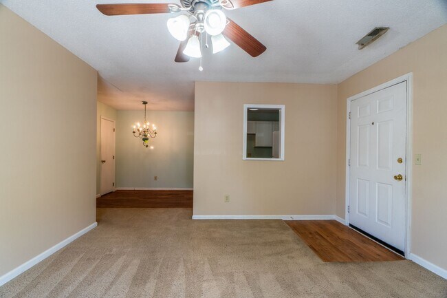 Foto del edificio - 5643 Hornaday Rd