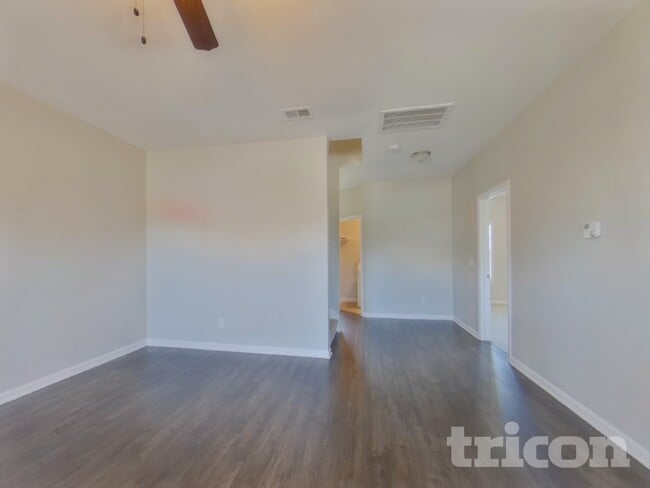 Foto del edificio - 920 Beverly Ct