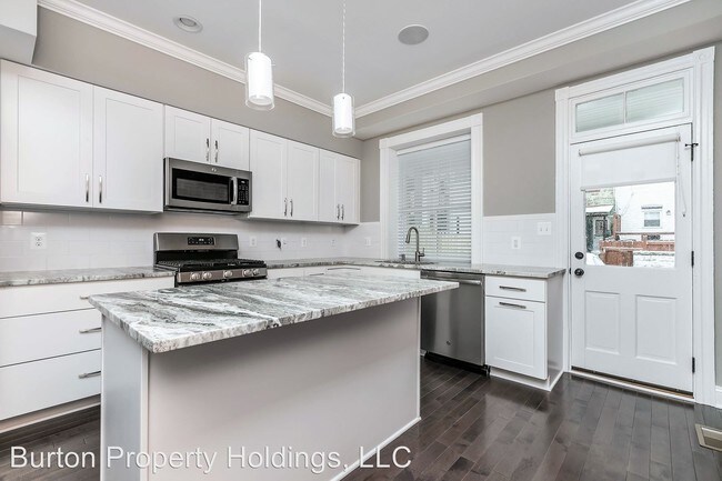 Building Photo - 4 br, 3 bath House - 130 N. Linwood Avenue