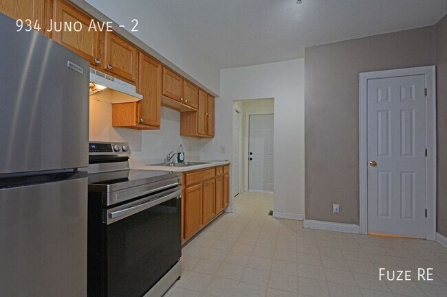 Foto del edificio - 934 Juno Ave