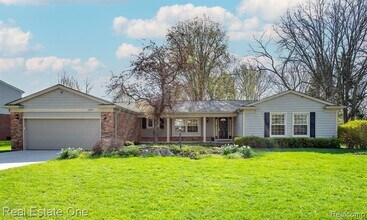 Building Photo - 30882 Oak Valley Dr