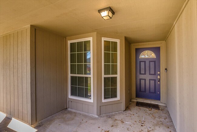 Foto del edificio - 4905 Woodway Ave