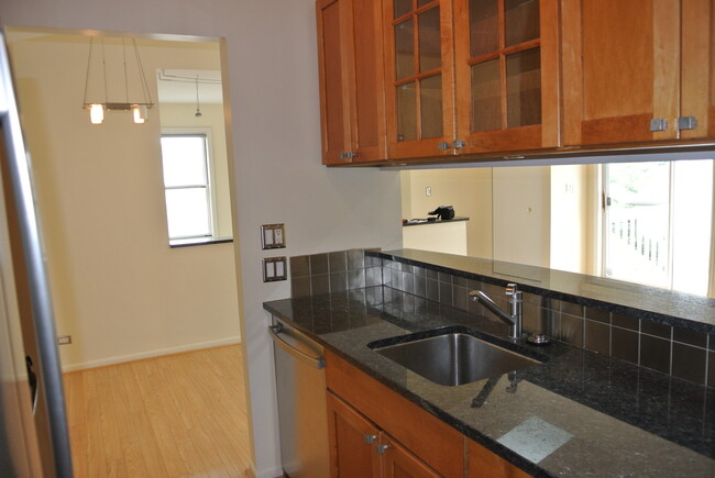 Building Photo - 576 E Windgate Ct