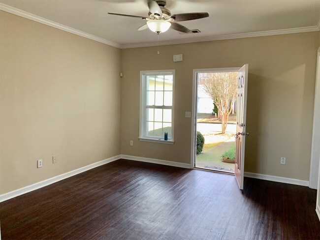 Foto del edificio - 4610 Blue Iris Way