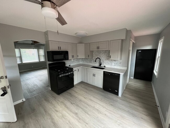 Foto del edificio - 12208 Ridge Crest Dr