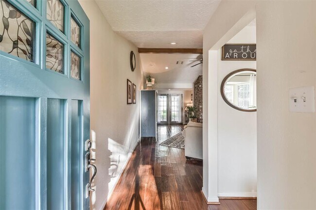 Building Photo - 6318 Leaf Arbor Dr