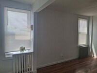 2582 Richmond Ter