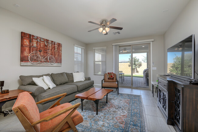 Foto del edificio - 10630 E Corbin Ave