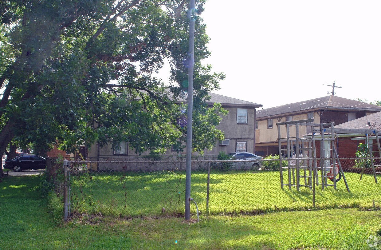 Foto del edificio - 7330 Lindencrest St