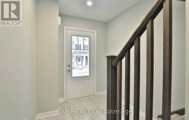 Photo du bâtiment - 32 Rapids Ln