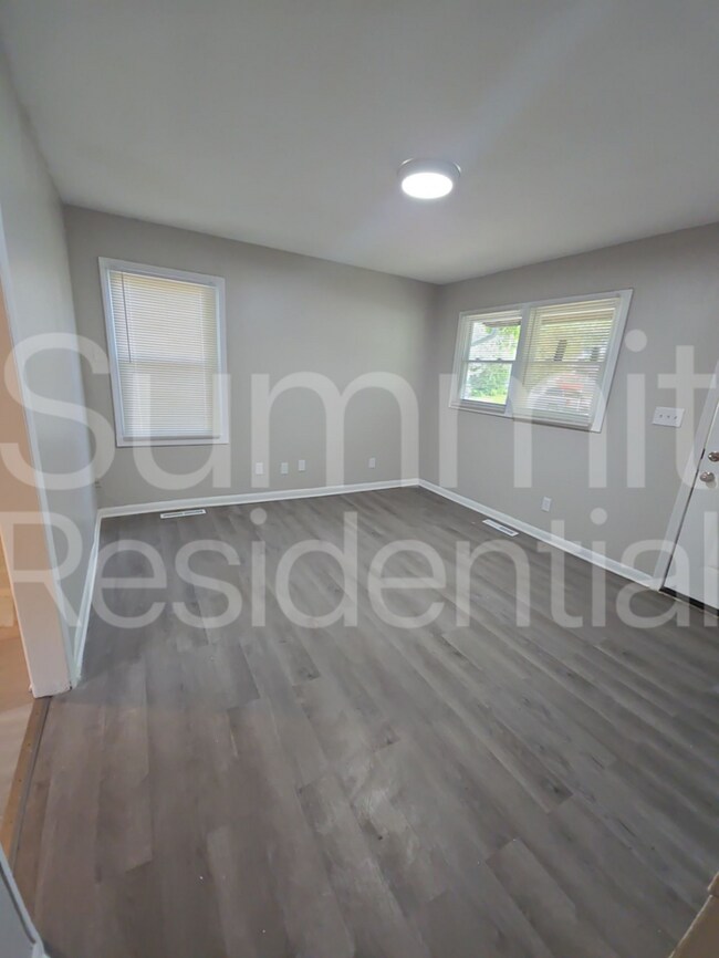 Foto del edificio - 5700 E 40th St