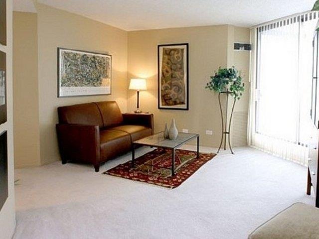 Building Photo - 820 N Dearborn St