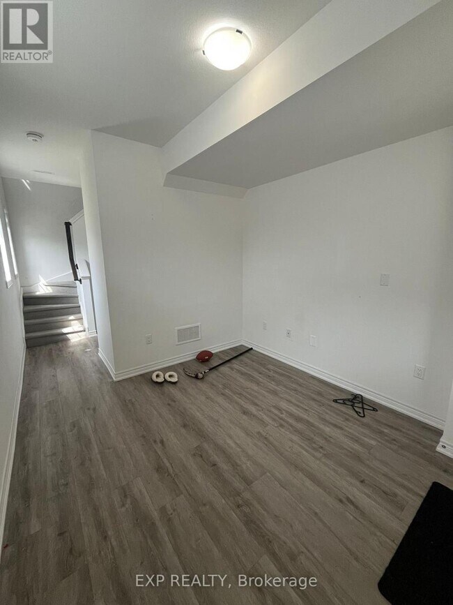 Photo du bâtiment - 575-575 Woodward Ave