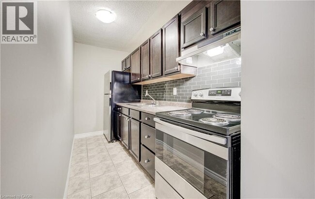 Photo du bâtiment - 930 Eagle St N