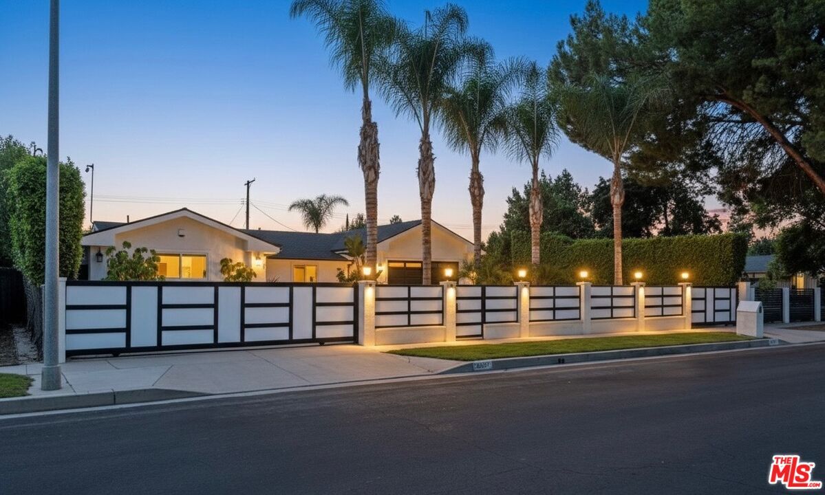 Foto principal - 6243 Berquist Ave