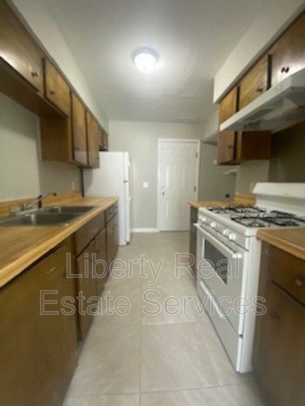 Foto del edificio - 728 Elaine St