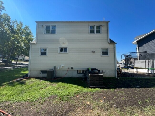 Building Photo - 41 Pitts Ave