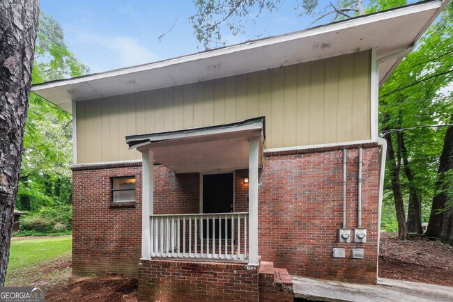 Building Photo - 9050 Spillers Dr SW