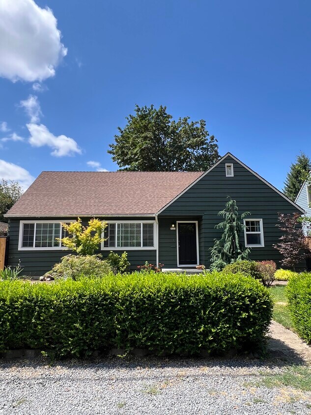 Primary Photo - 3105 NE 92nd Ave