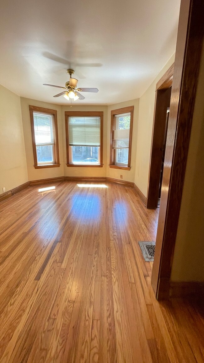 front living/dining room - 3753 N Magnolia Ave
