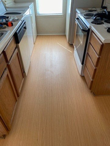 Foto del edificio - 1706 Spring Rose Cir