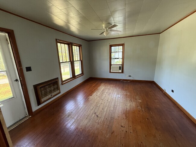Foto del edificio - 347 S Cedar St
