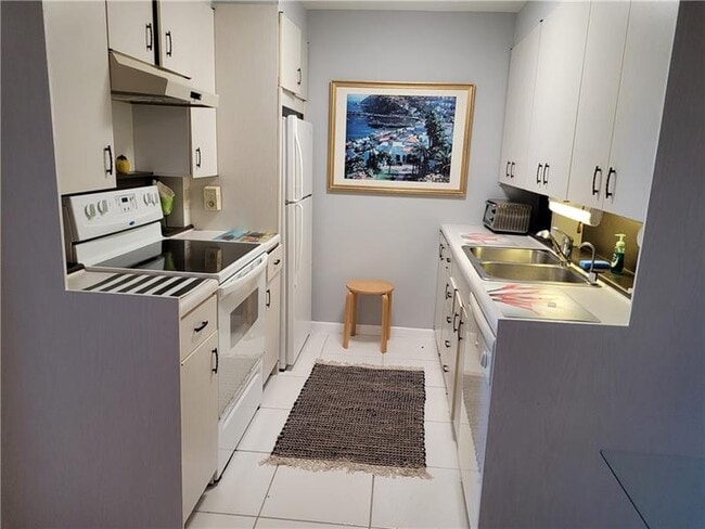 Building Photo - 4302 Martinique Cir