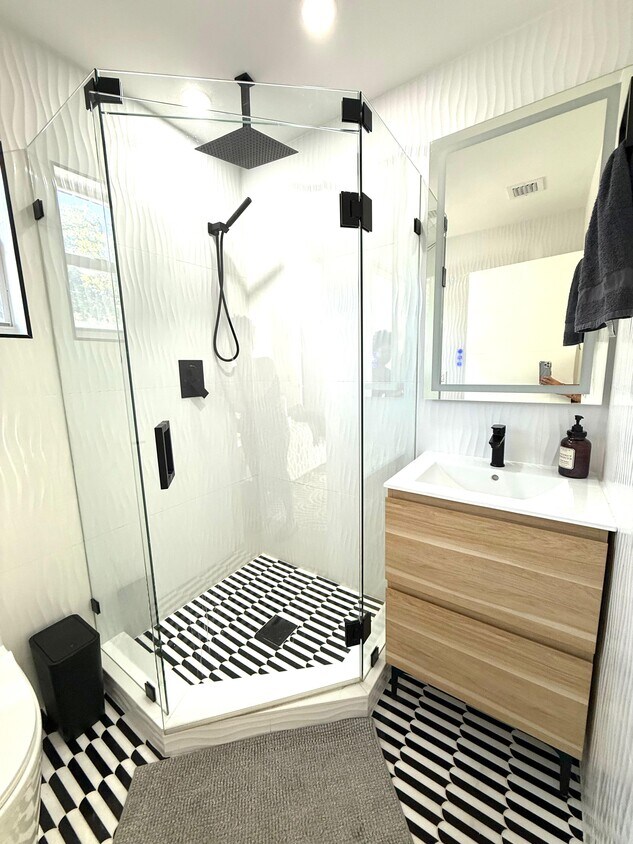 Foto del edificio - 725 NE 7th St