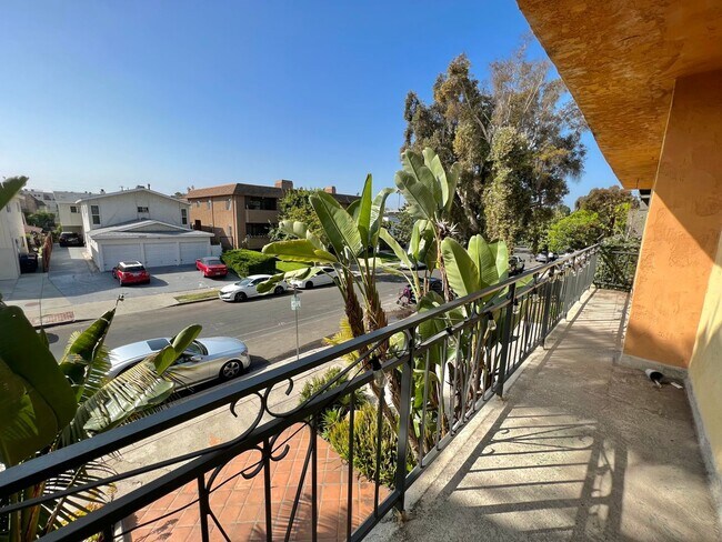 Foto del edificio - 10779 Woodbine Street