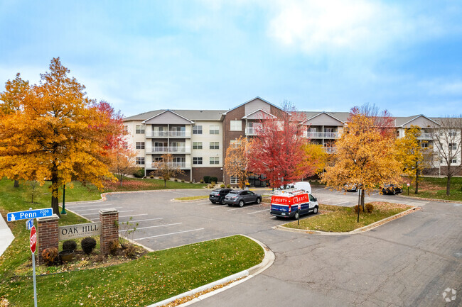 Building Photo - Oak Hill