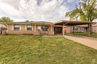 Building Photo - 709 NE 79th Pl