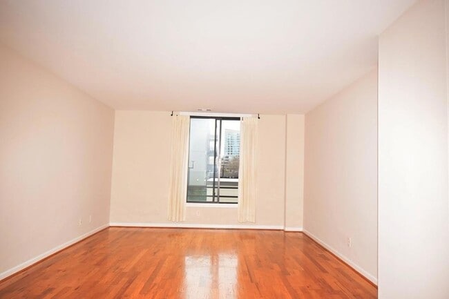 Building Photo - 1421 W Peachtree St NE