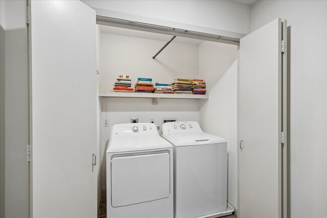Foto del edificio - 5218 Petty St