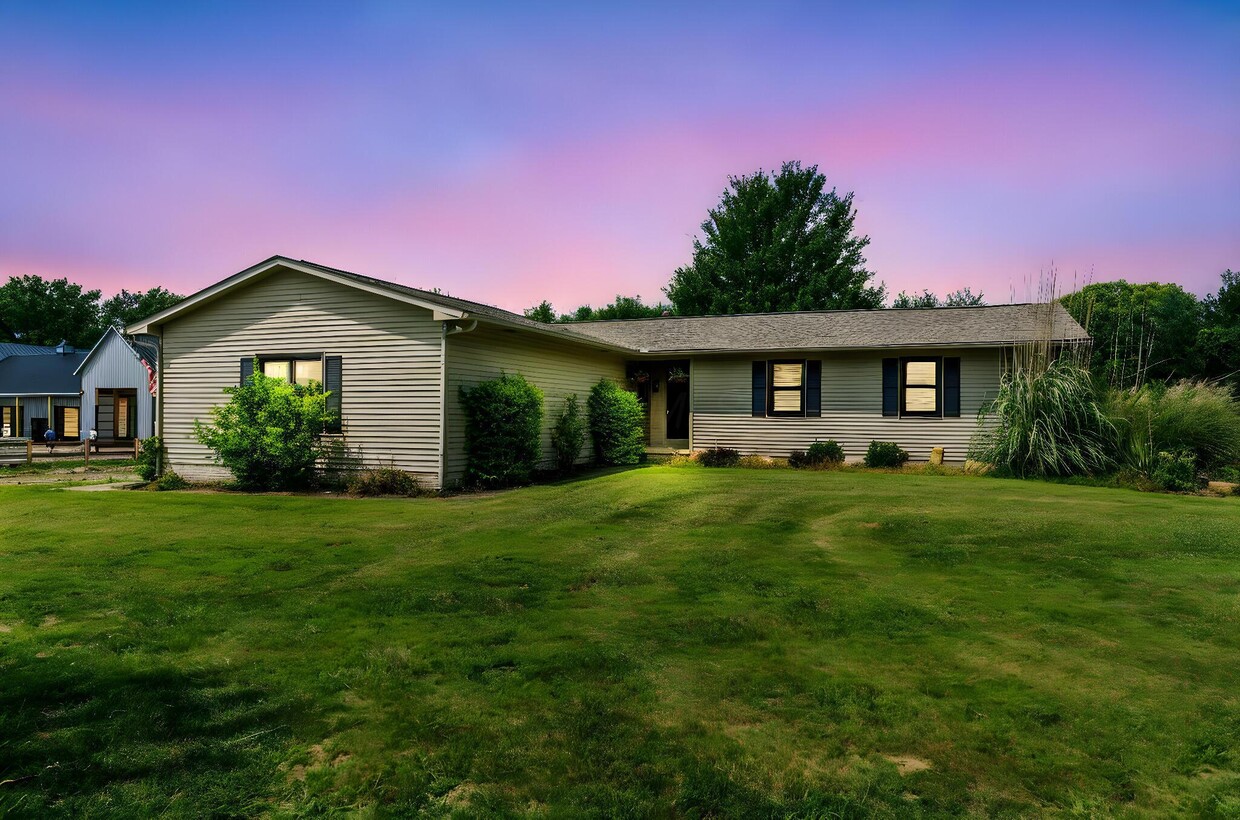 Foto principal - 1570 Green Cook Rd