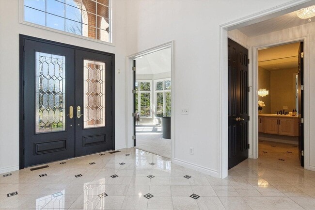 Building Photo - 17807 Stonebrook Dr